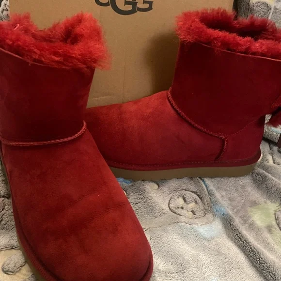UGG Red Winter Boots for Women - Picture 5 of 6